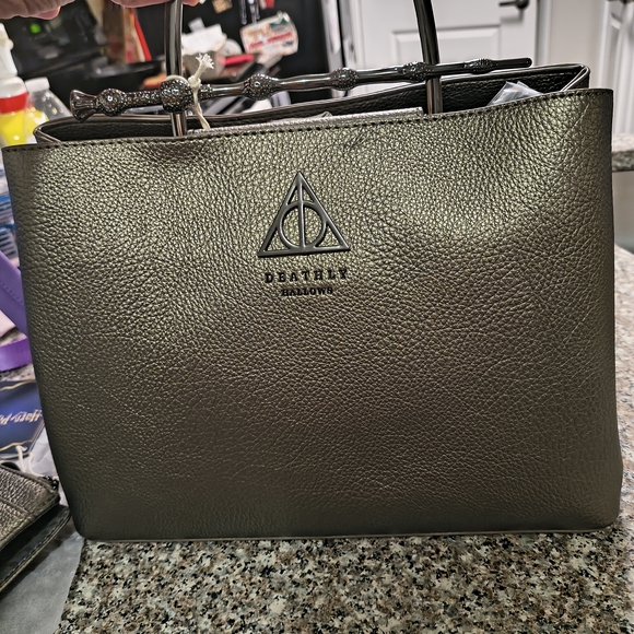 Loungefly Metallic Gray Bag and Wallet Set - Picture 2 of 7